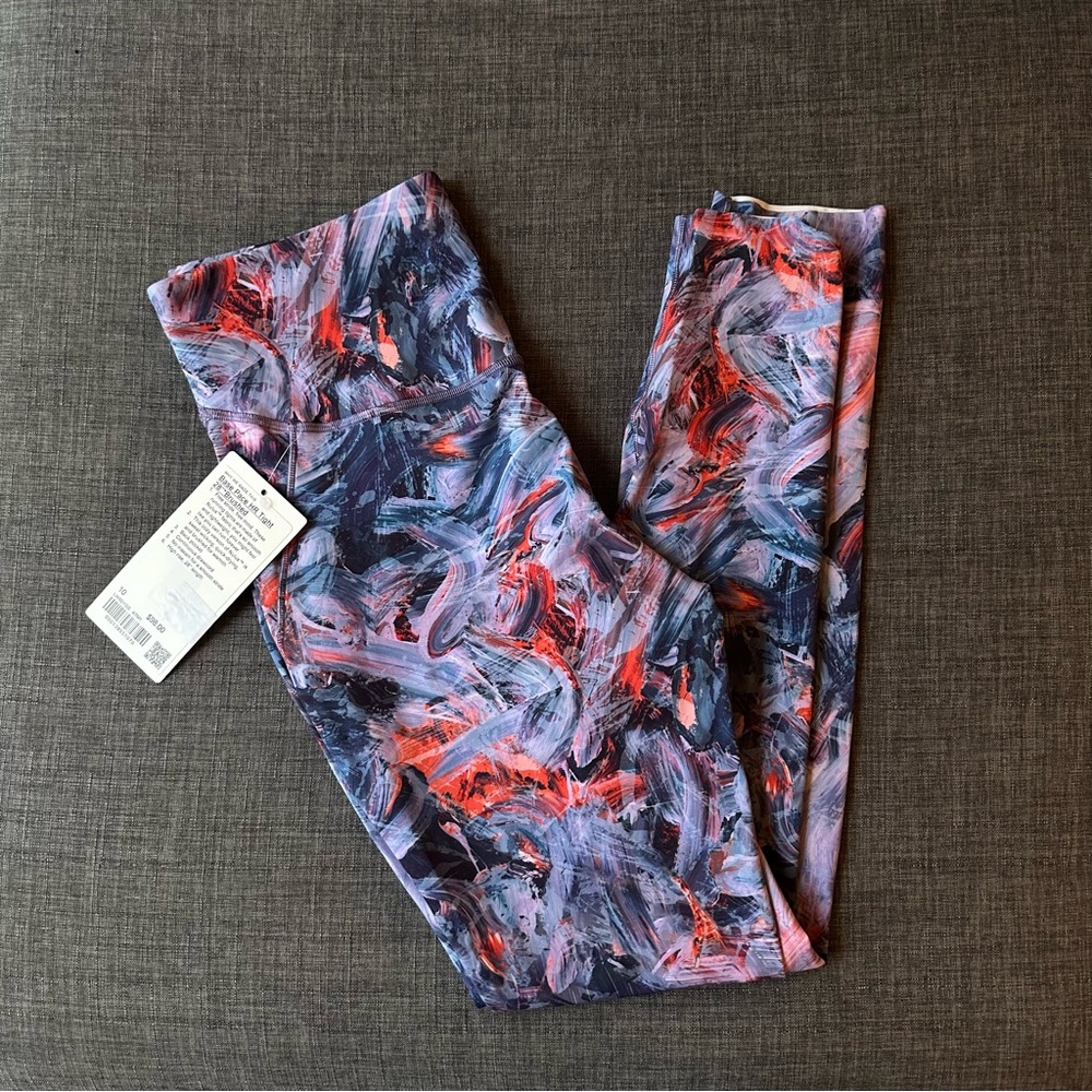 NWT Lululemon Base Pace HR 28" Brushed Nulux
Atmospheric Purple Multi sz 10